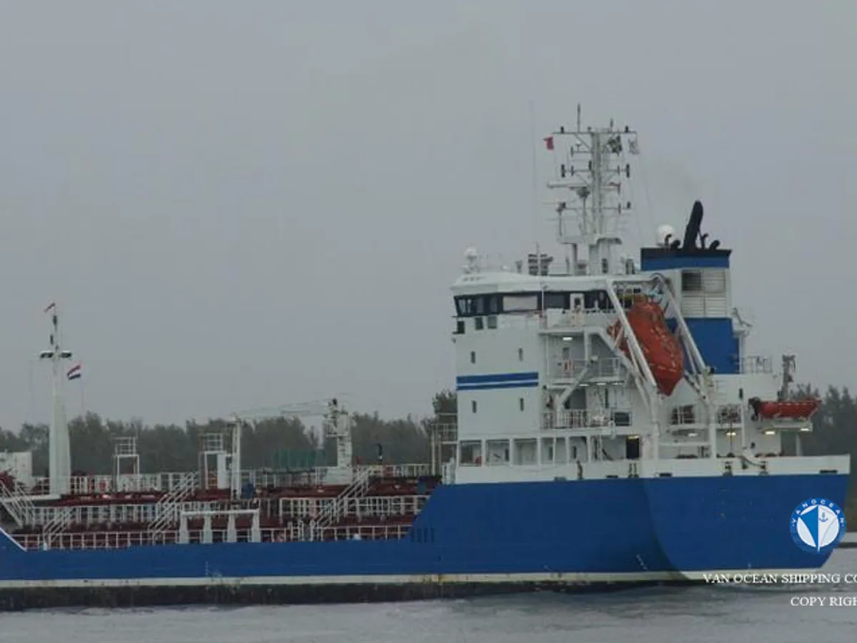 Oil/Chemical tanker for sale