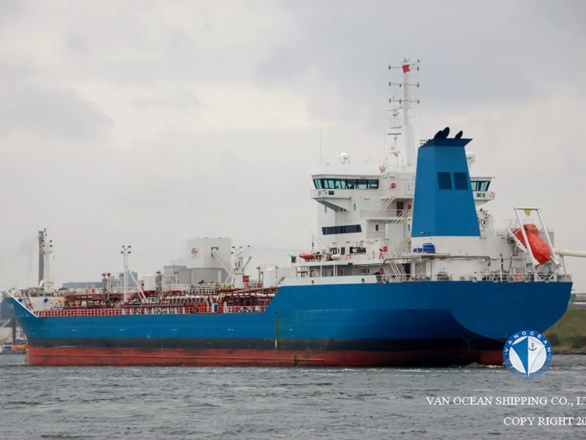 Oil/Chemical tanker for sale