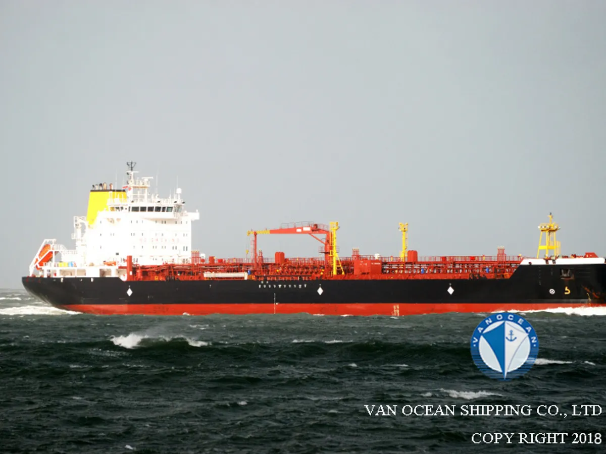 Oil/Chemical tanker for sale