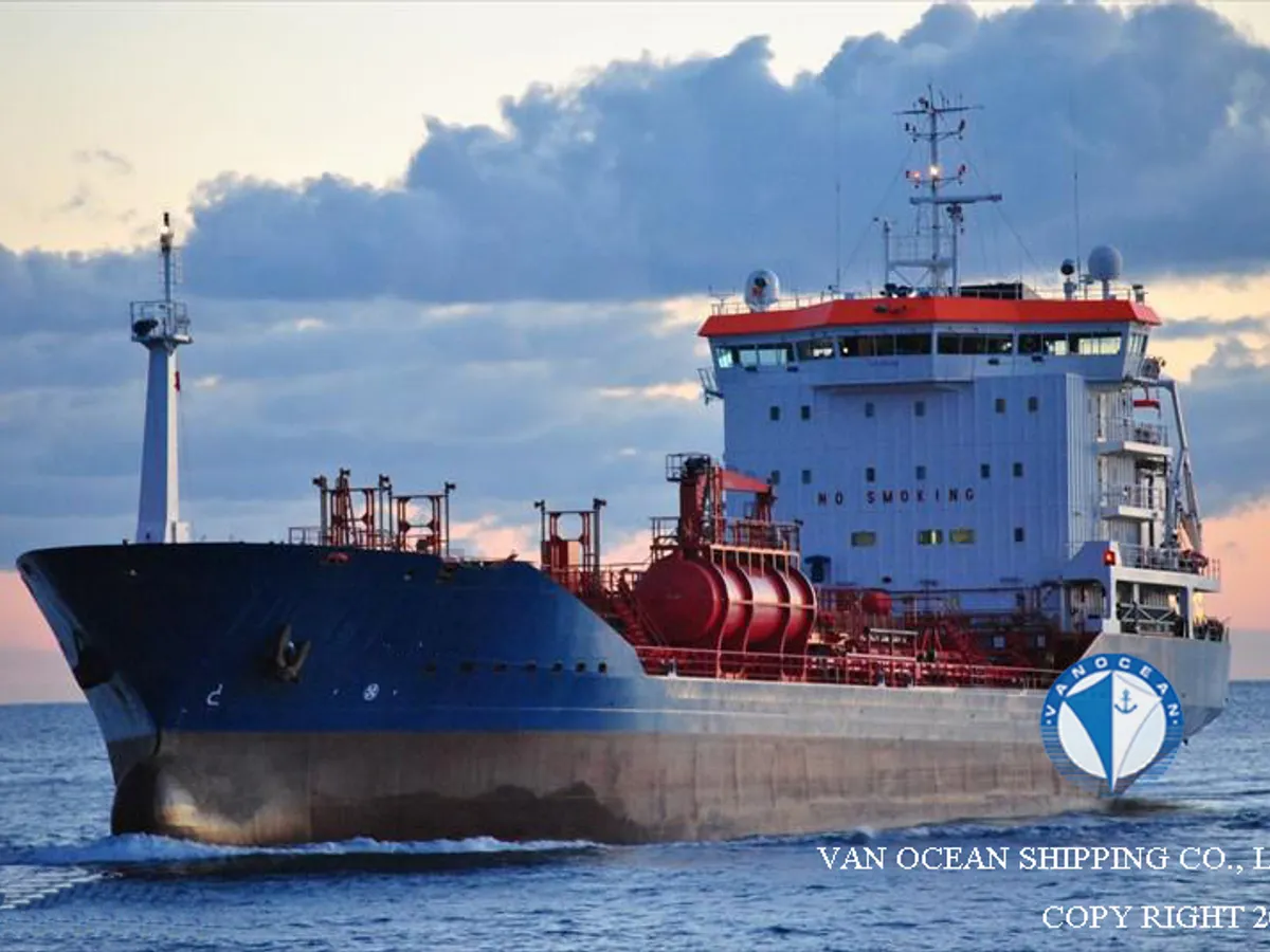 Oil/Chemical tanker for sale