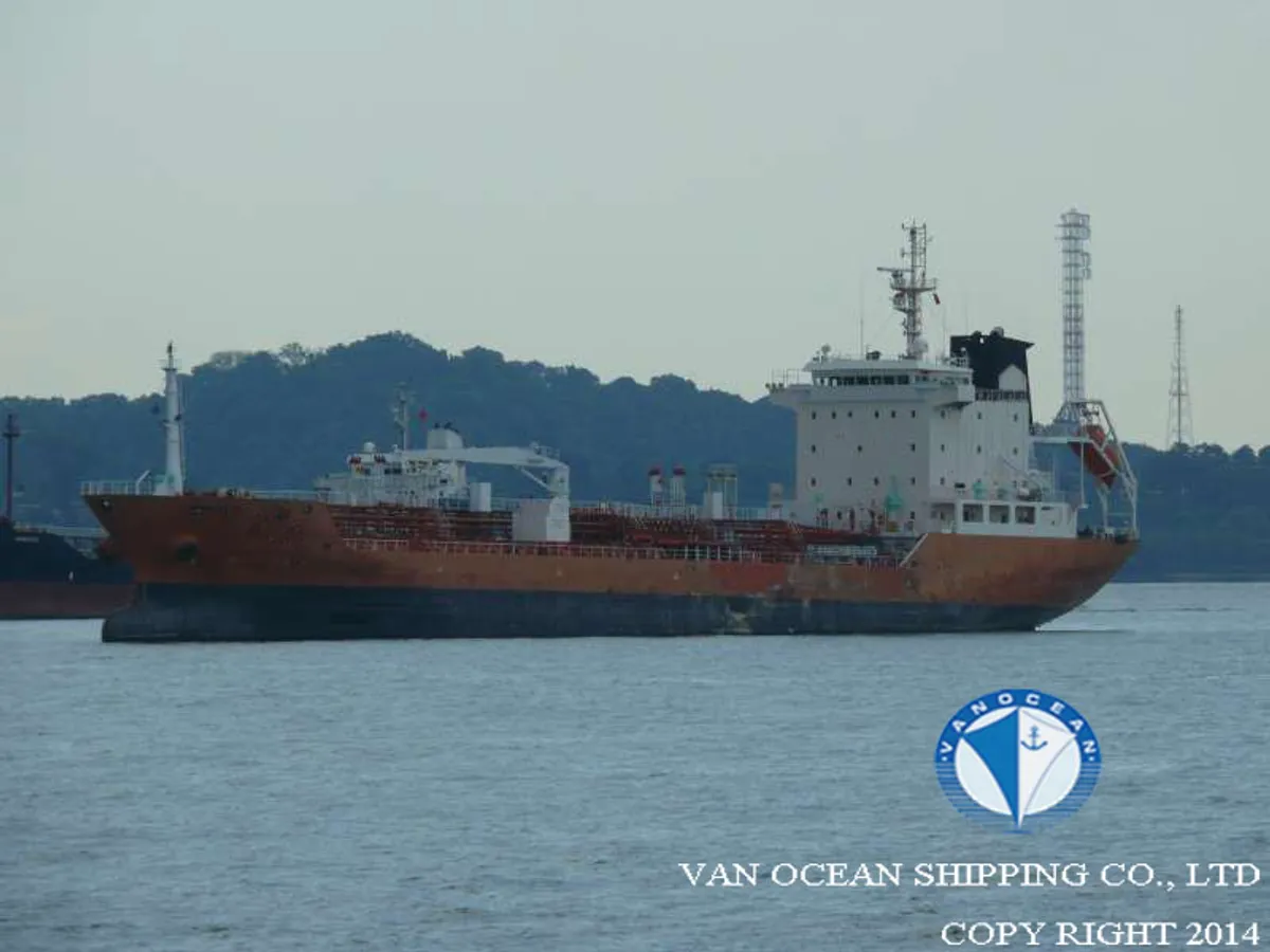 Oil/Chemical tanker for sale