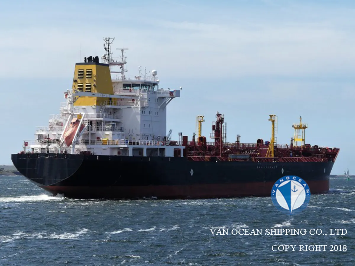 Oil/Chemical tanker for sale