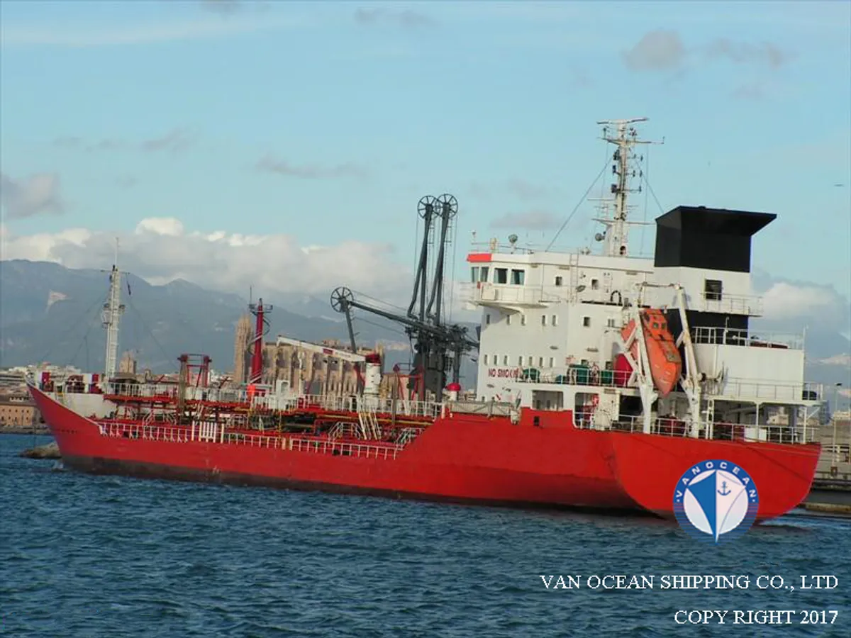 Oil/Chemical tanker for sale