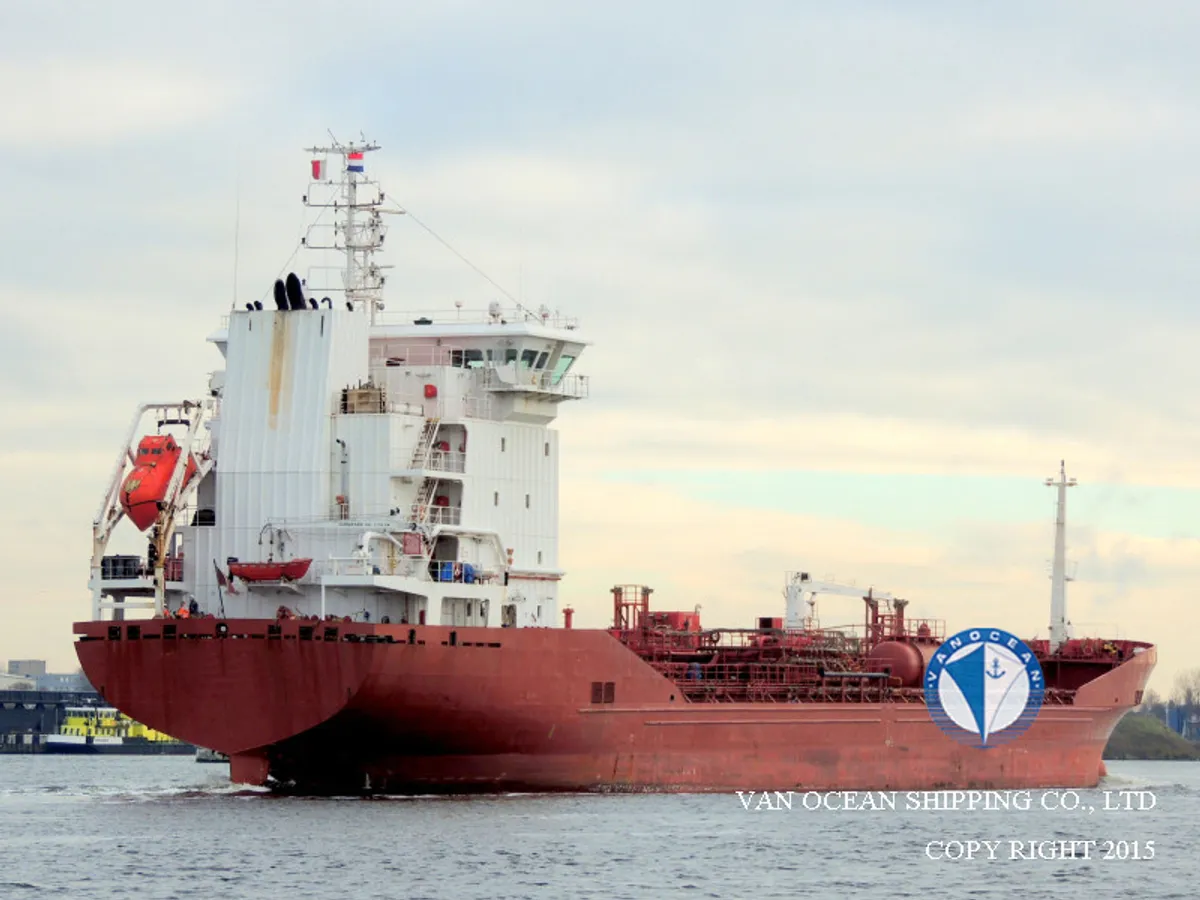 Oil/Chemical tanker for sale