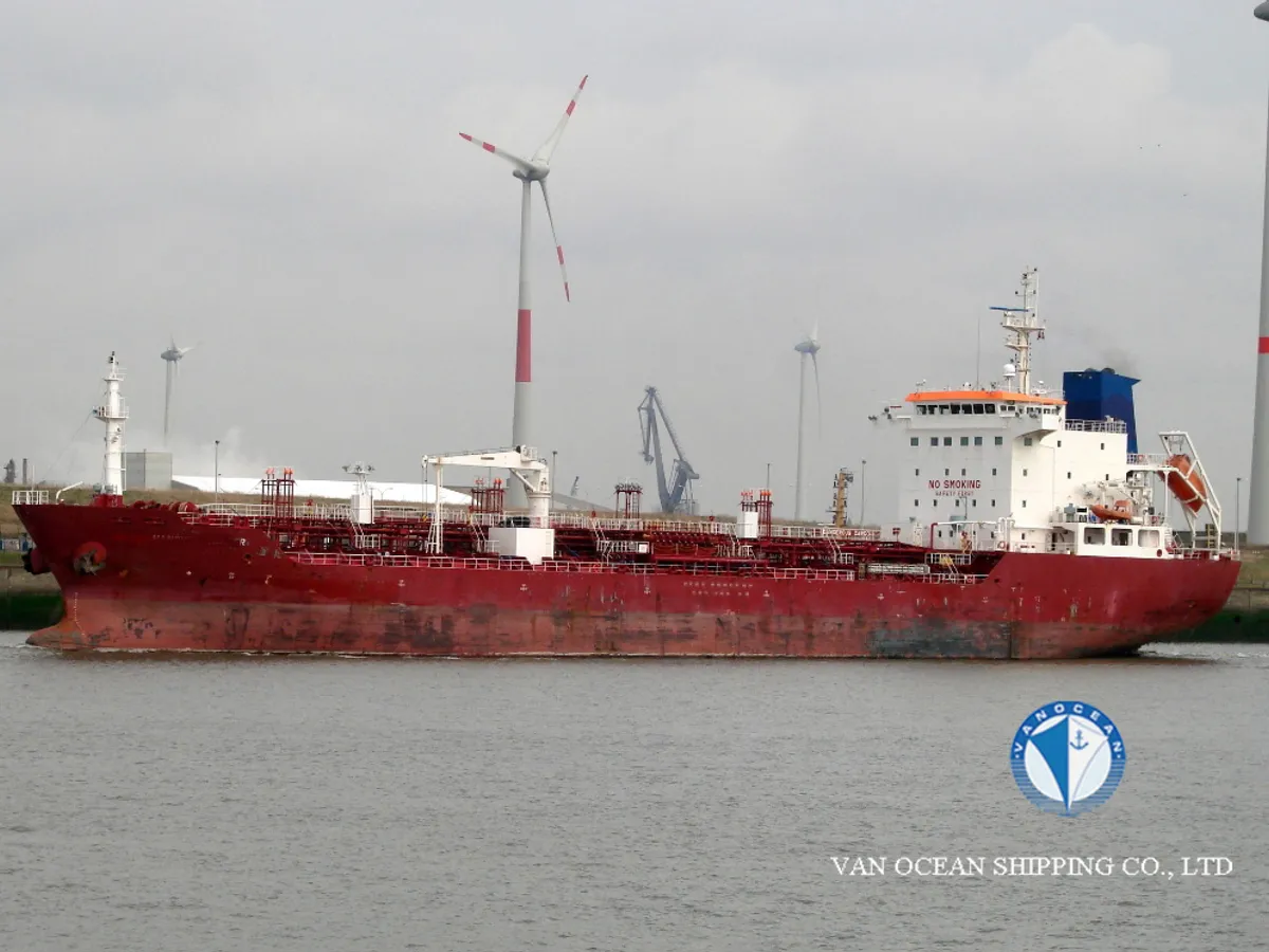 Oil/Chemical tanker for sale