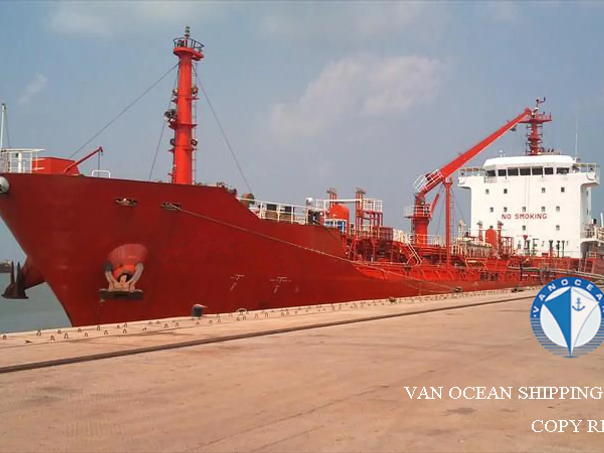 Oil/Chemical tanker for sale