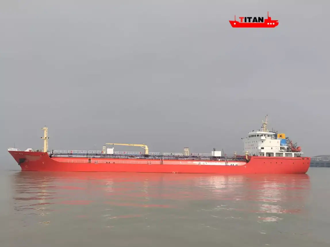 Oil/Chemical tanker for sale