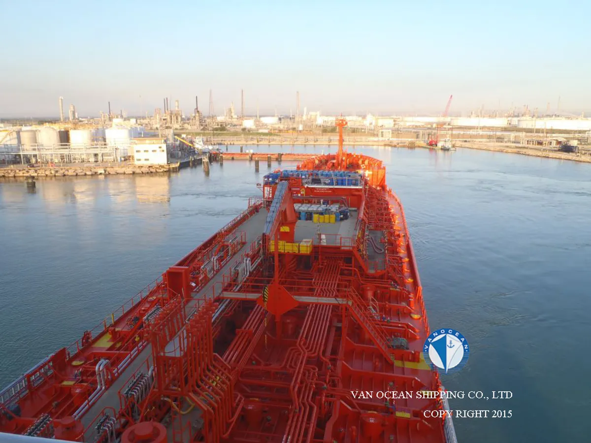 Oil/Chemical tanker for sale