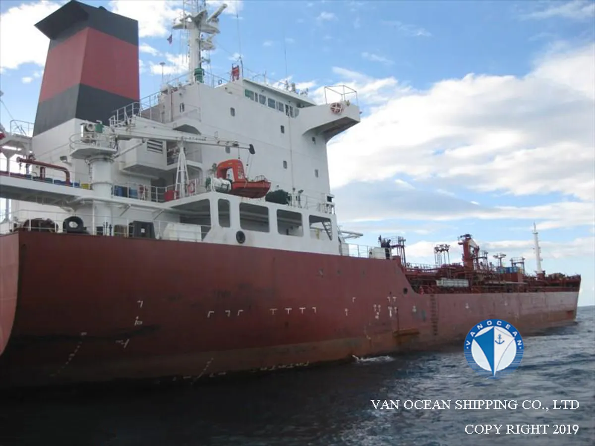 Oil/Chemical tanker for sale