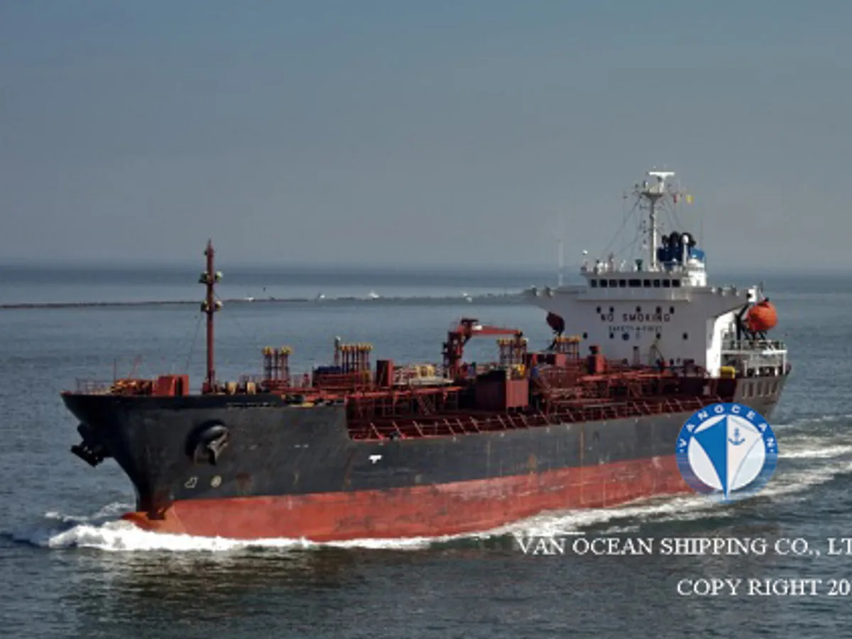 Oil/Chemical tanker for sale