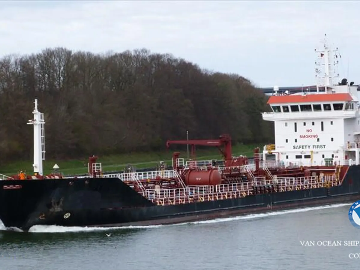 Oil/Chemical tanker for sale