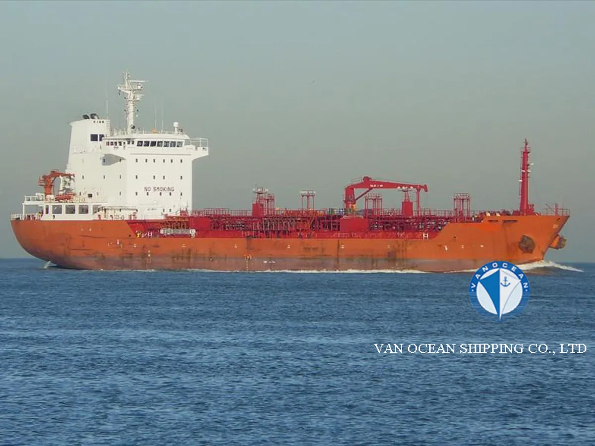 Oil/Chemical tanker for sale