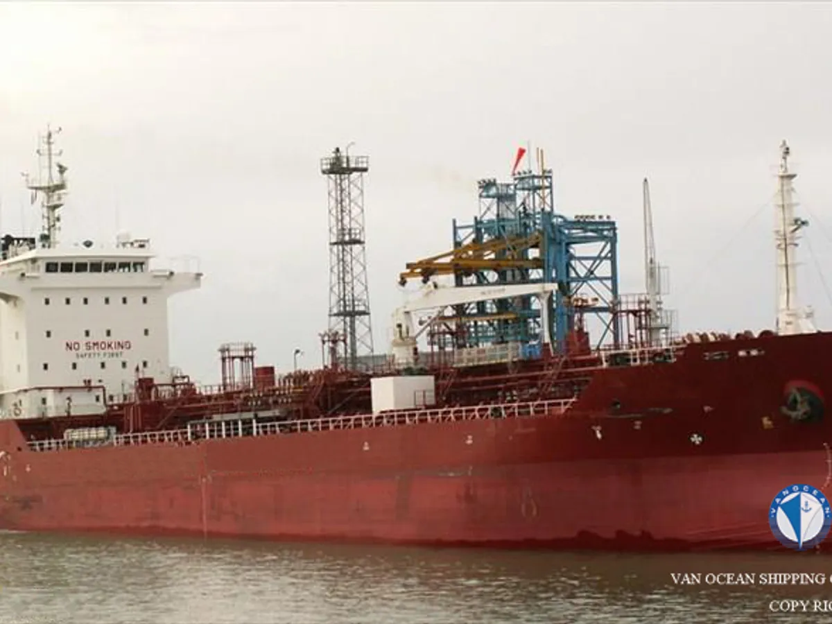 Oil/Chemical tanker for sale