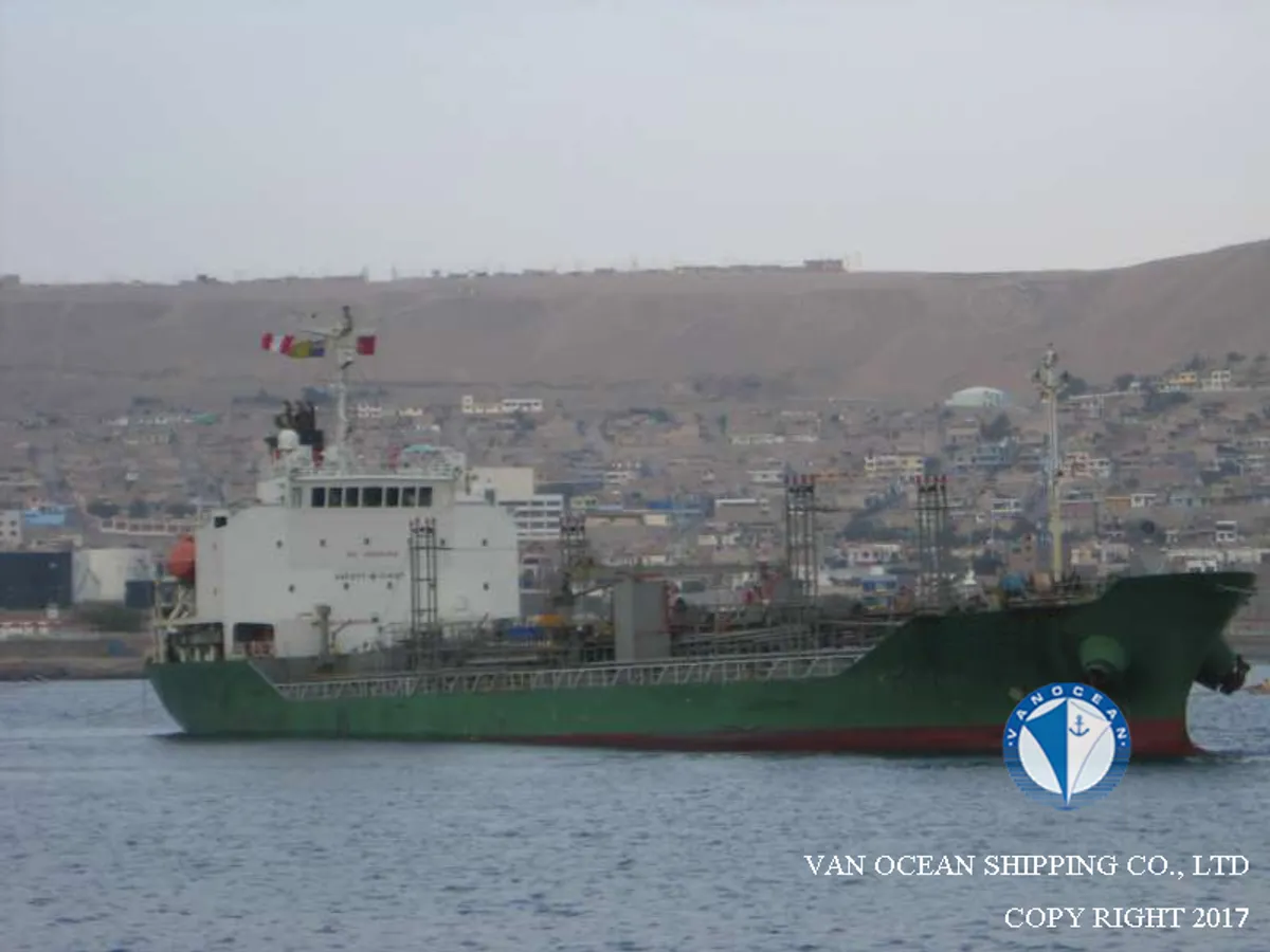 Oil/Chemical tanker for sale