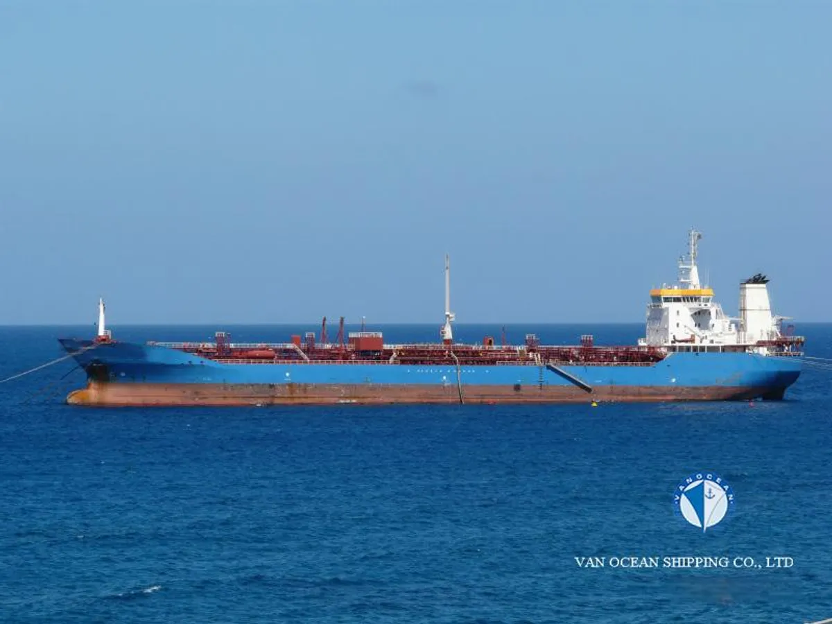 Oil/Chemical tanker for sale