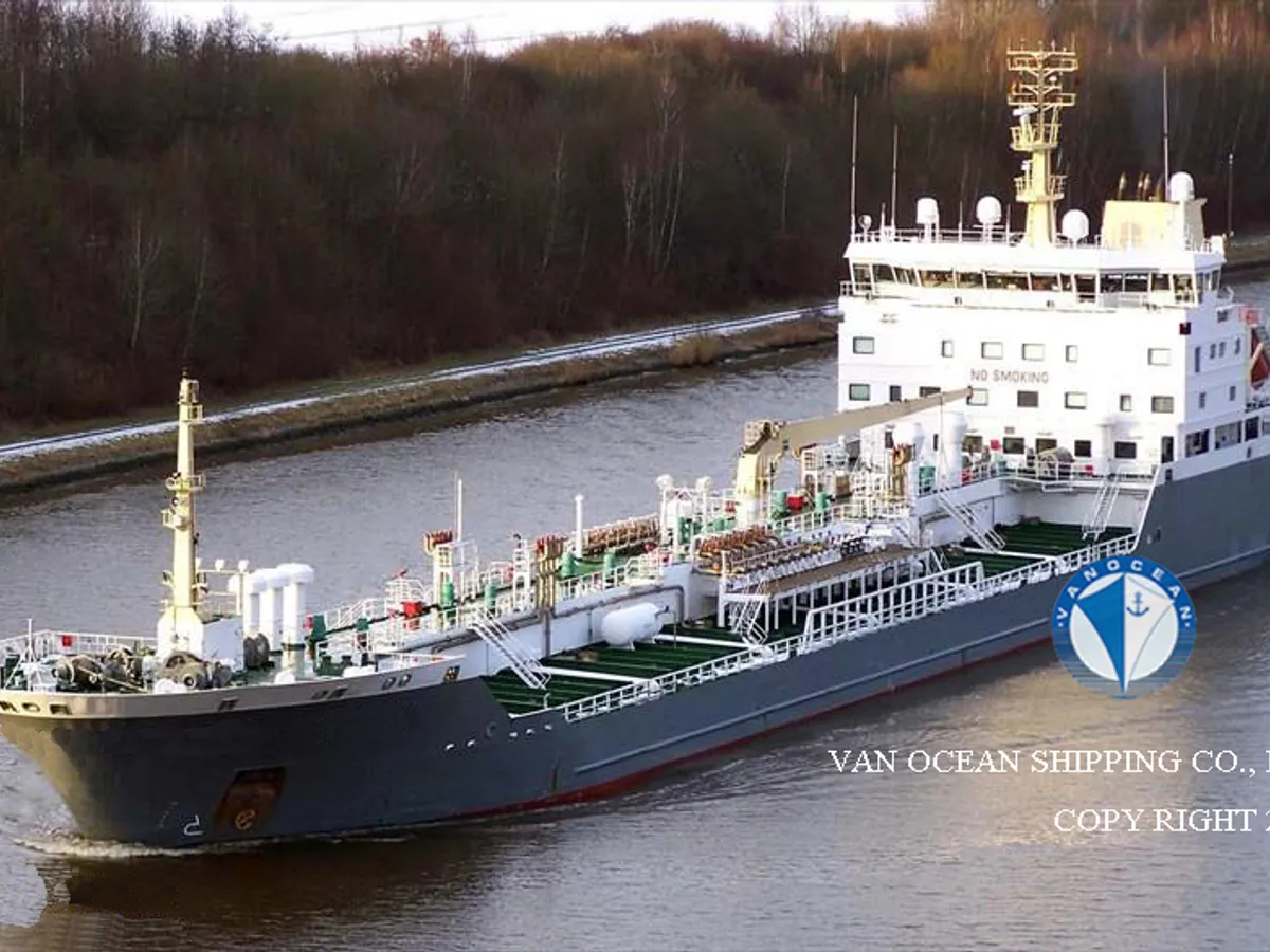 Oil/Chemical tanker for sale