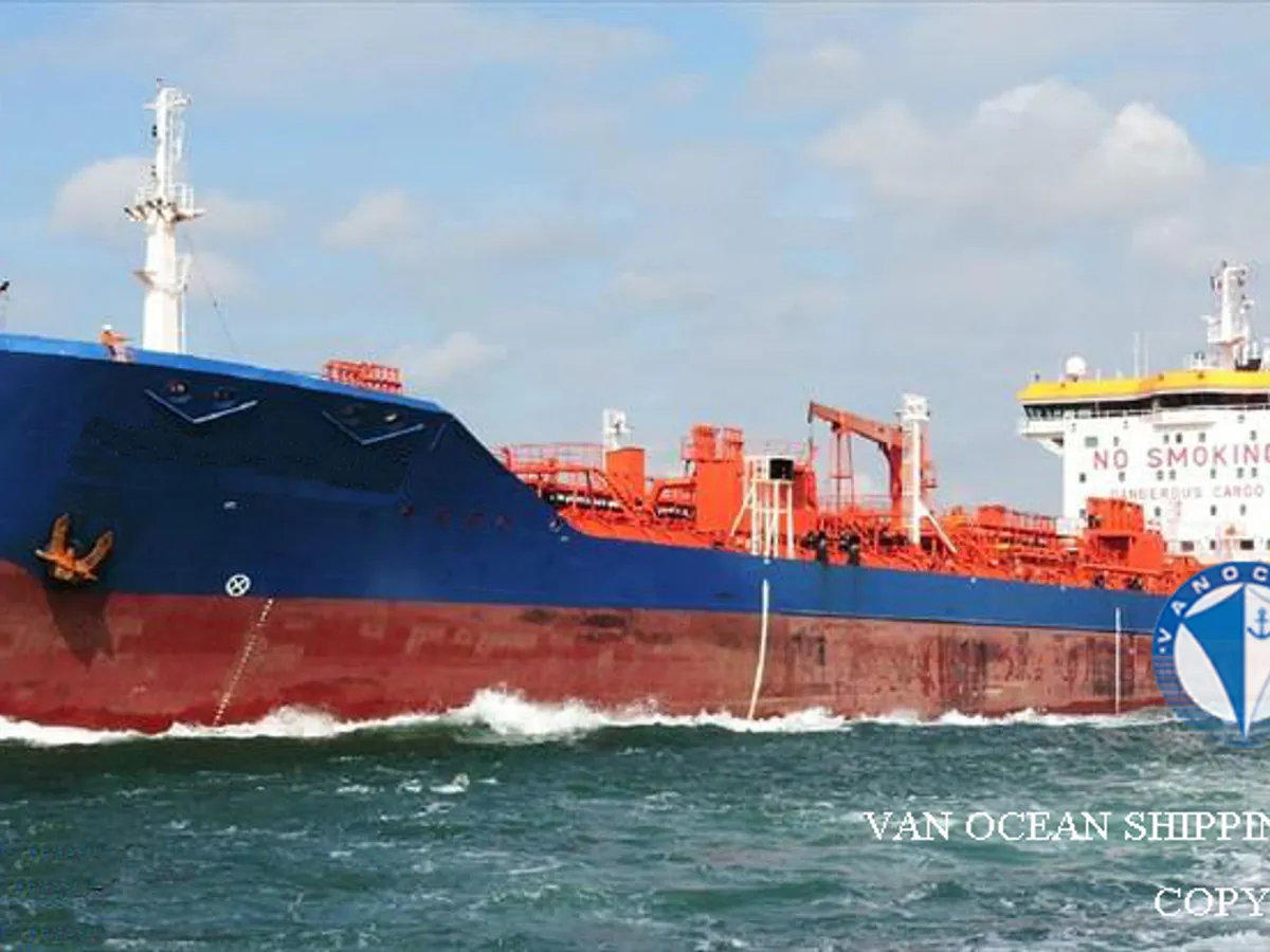 Oil/Chemical tanker for sale