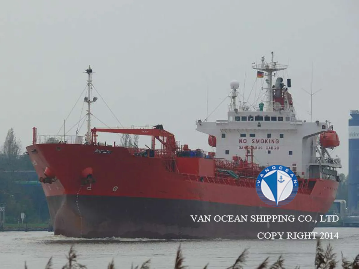 Oil/Chemical tanker for sale