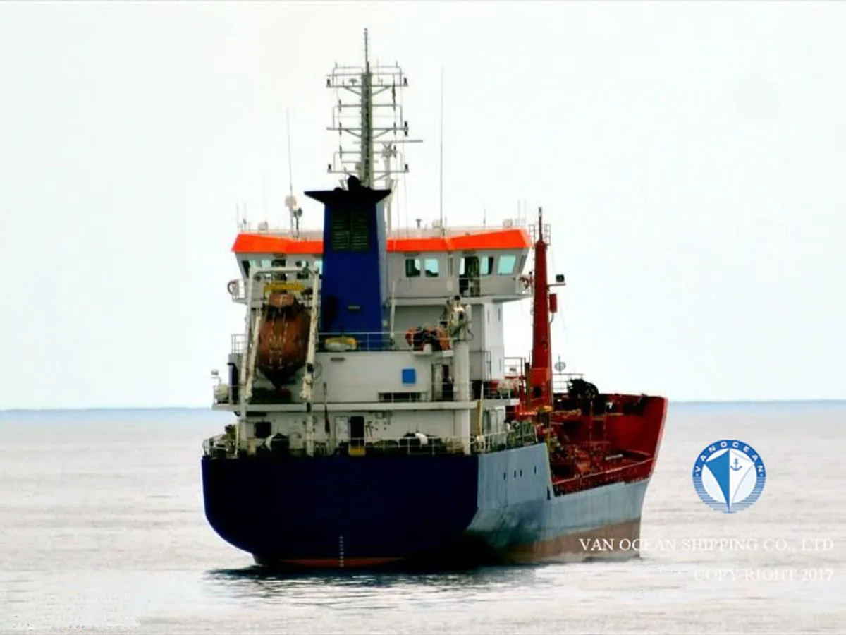 Oil/Chemical tanker for sale