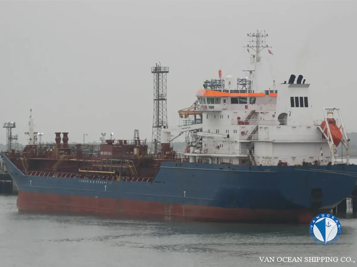 Oil/Chemical tanker for sale