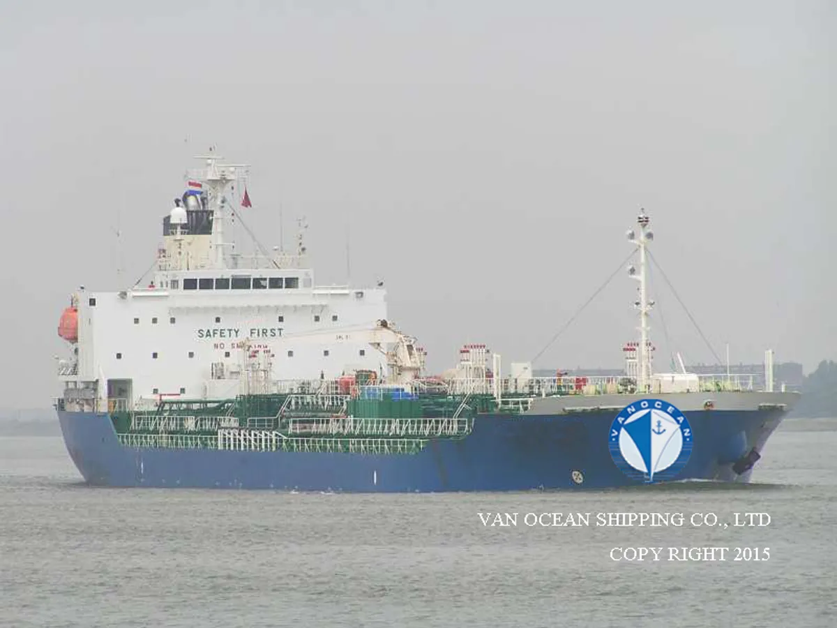 Oil/Chemical tanker for sale