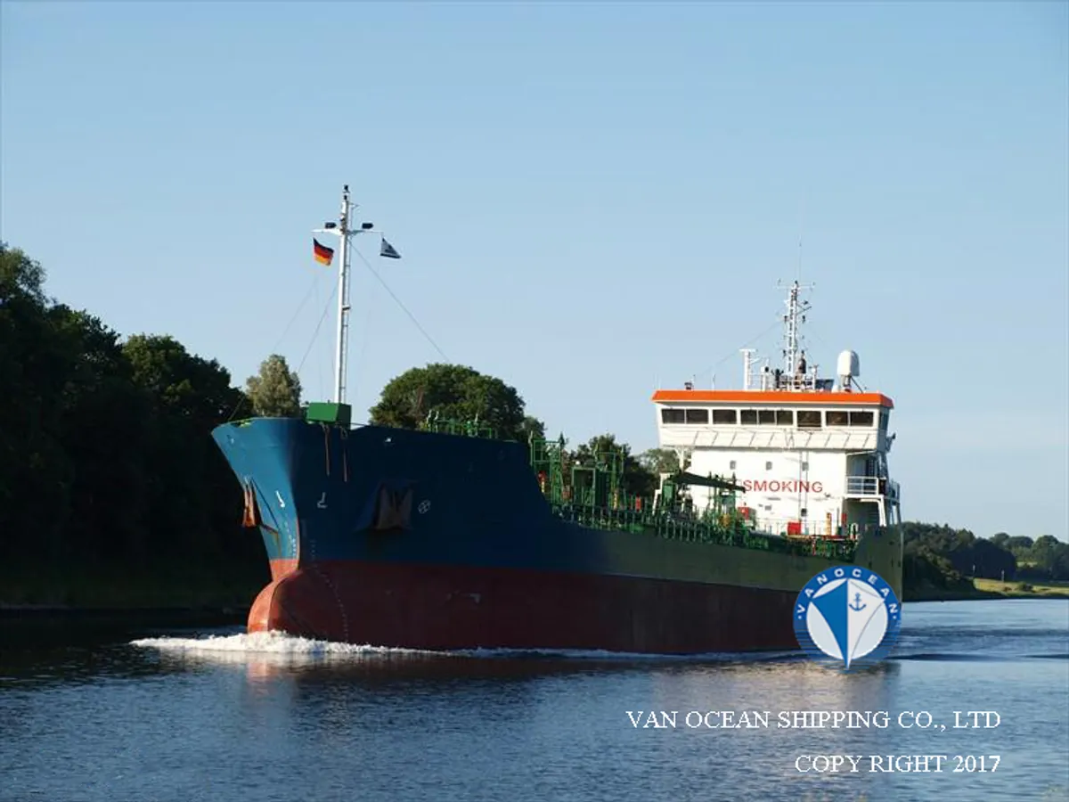 Oil/Chemical tanker for sale