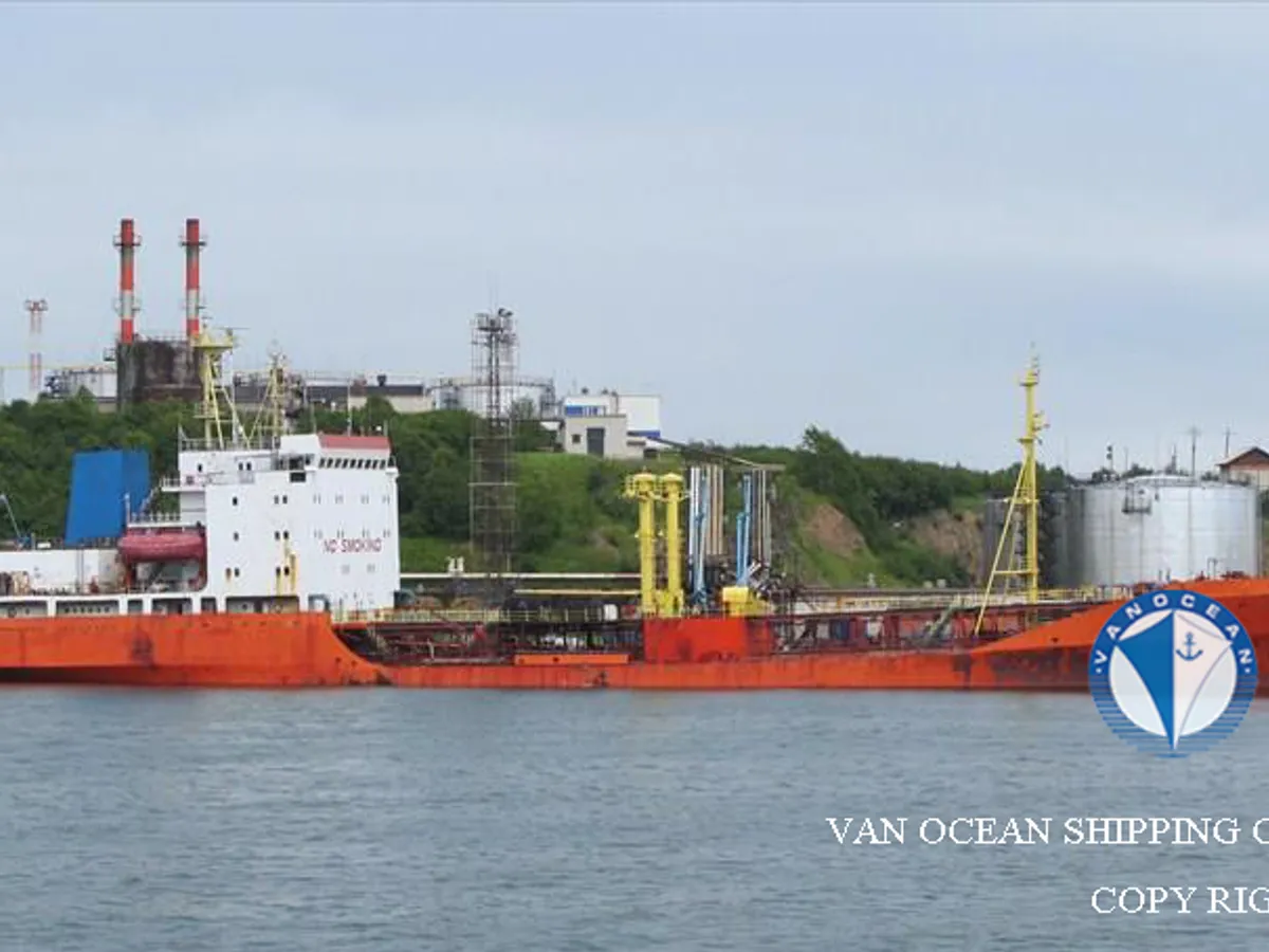 Oil/Chemical tanker for sale
