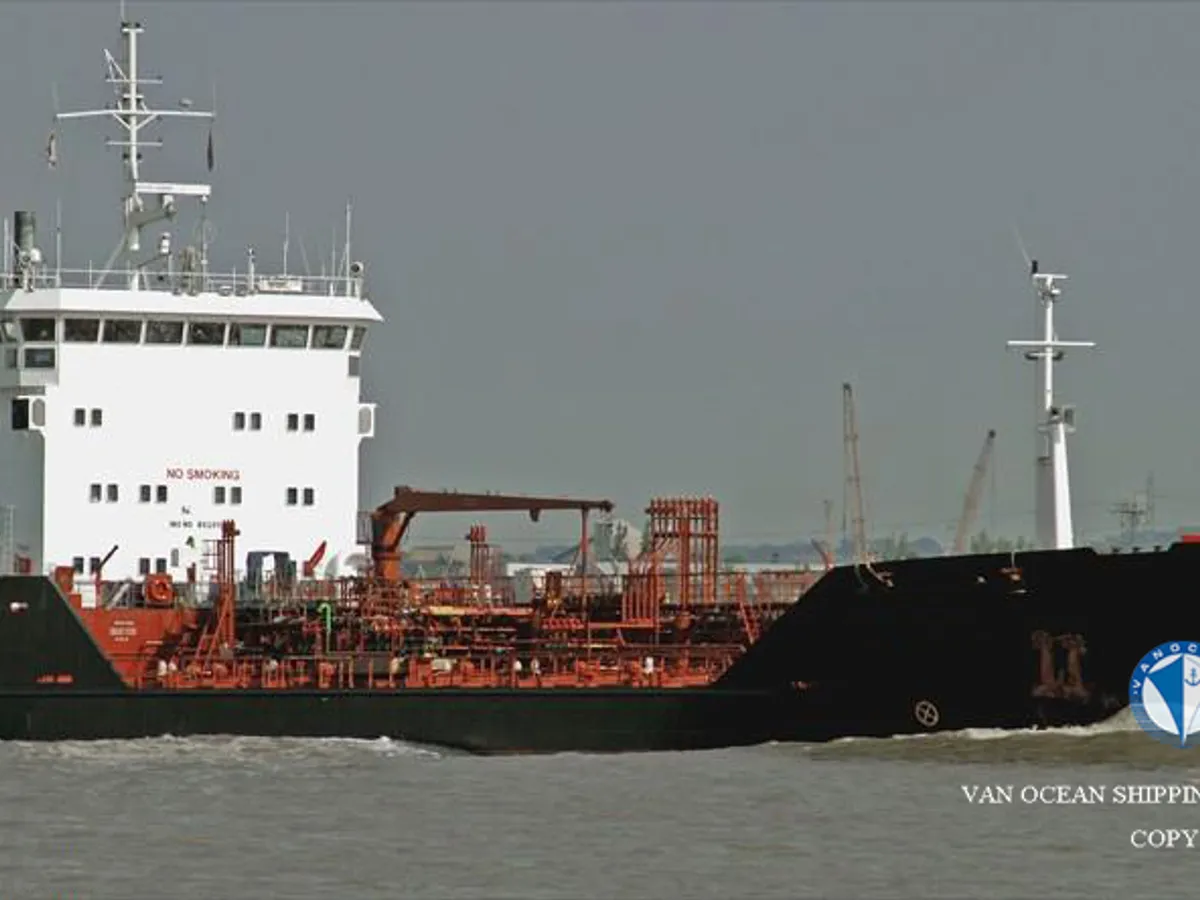 Oil/Chemical tanker for sale