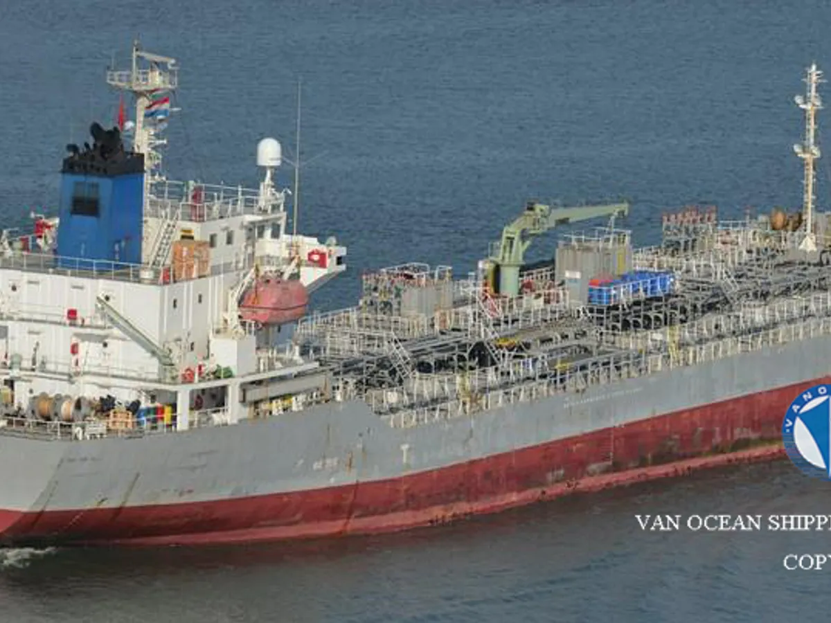Oil/Chemical tanker for sale