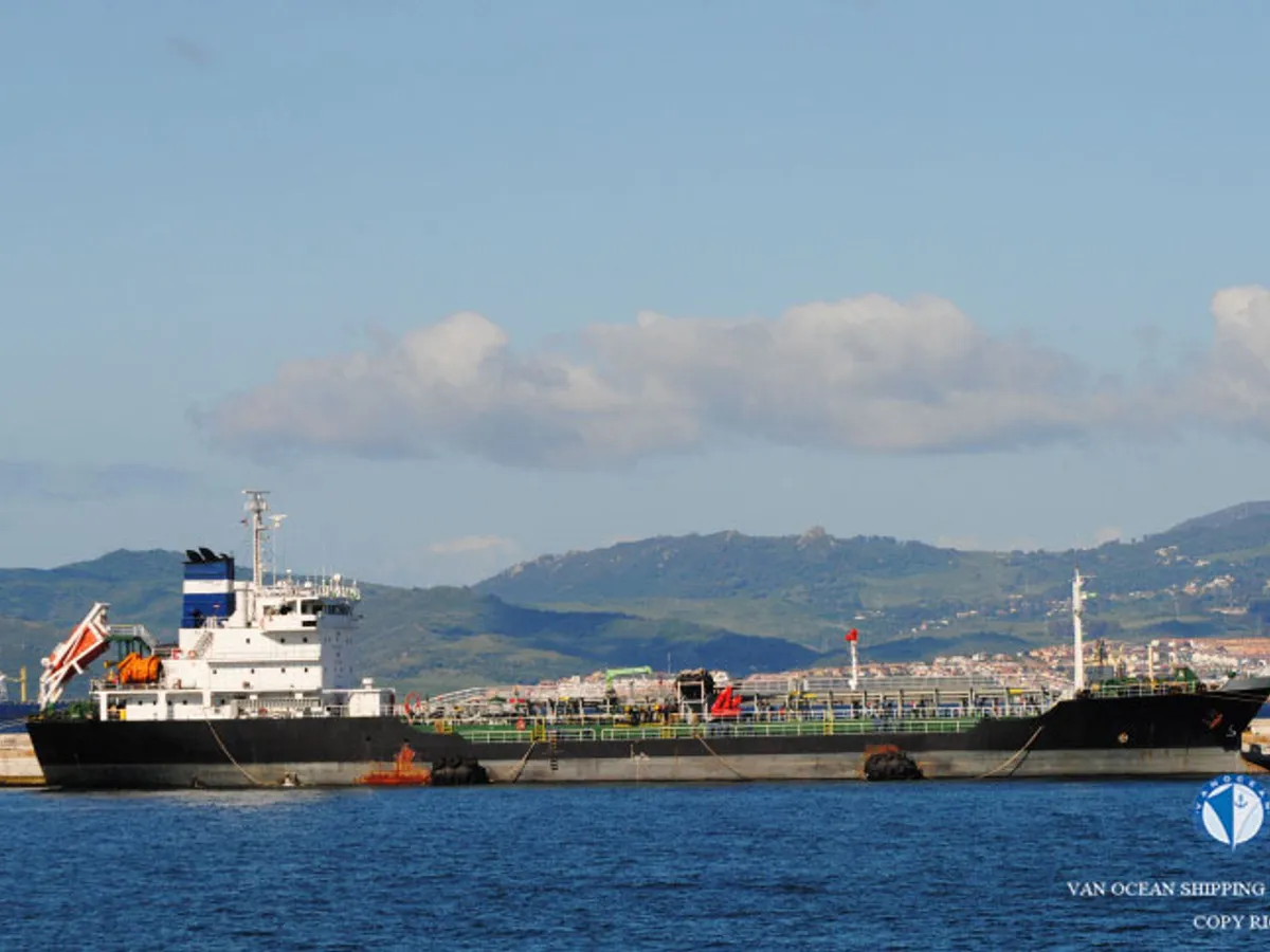 Oil/Chemical tanker for sale
