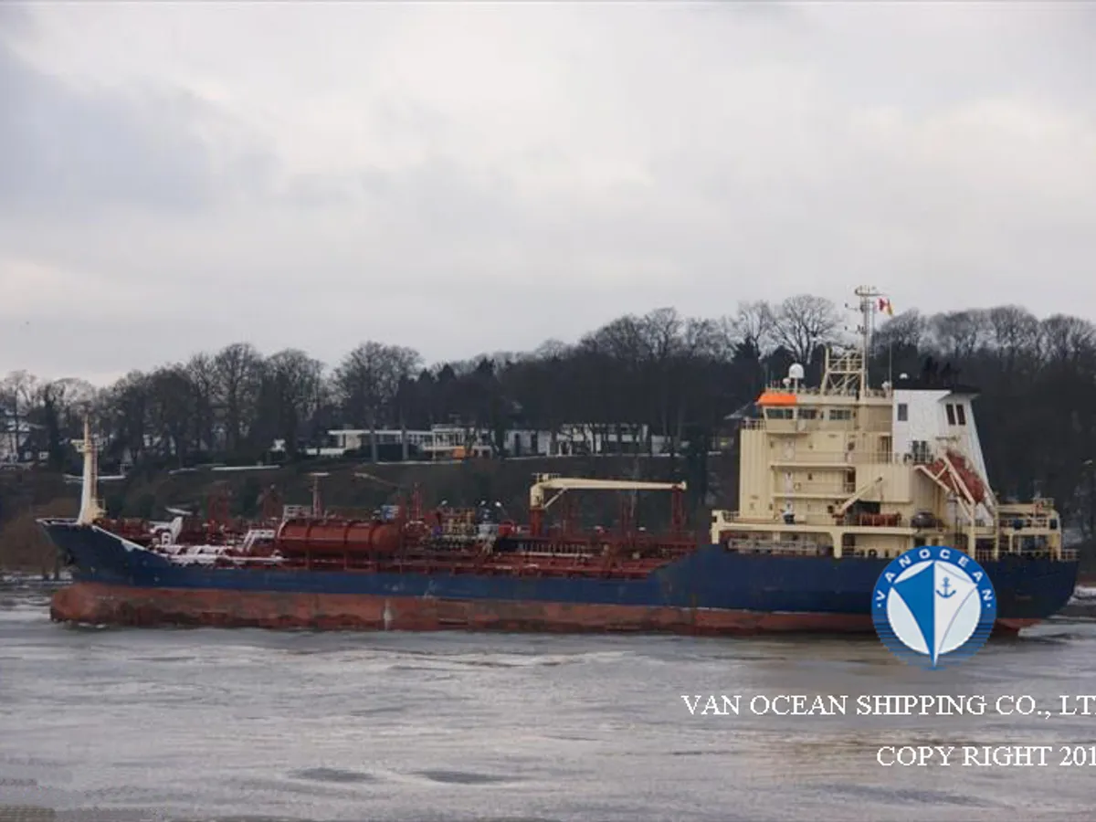 Oil/Chemical tanker for sale