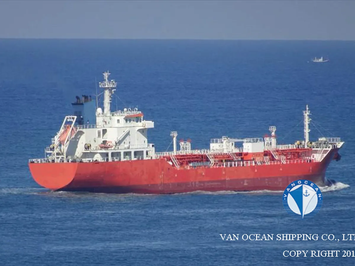 Oil/Chemical tanker for sale