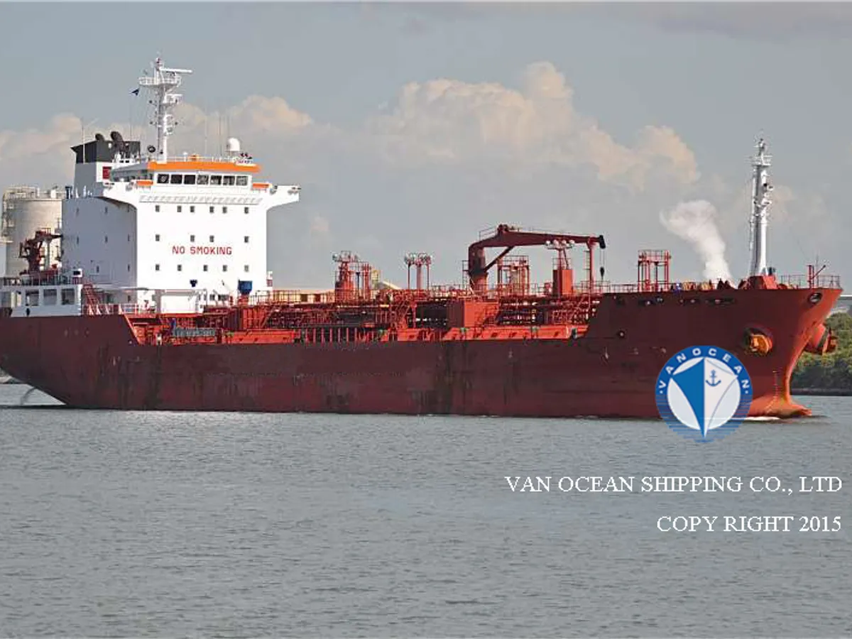 Oil/Chemical tanker for sale