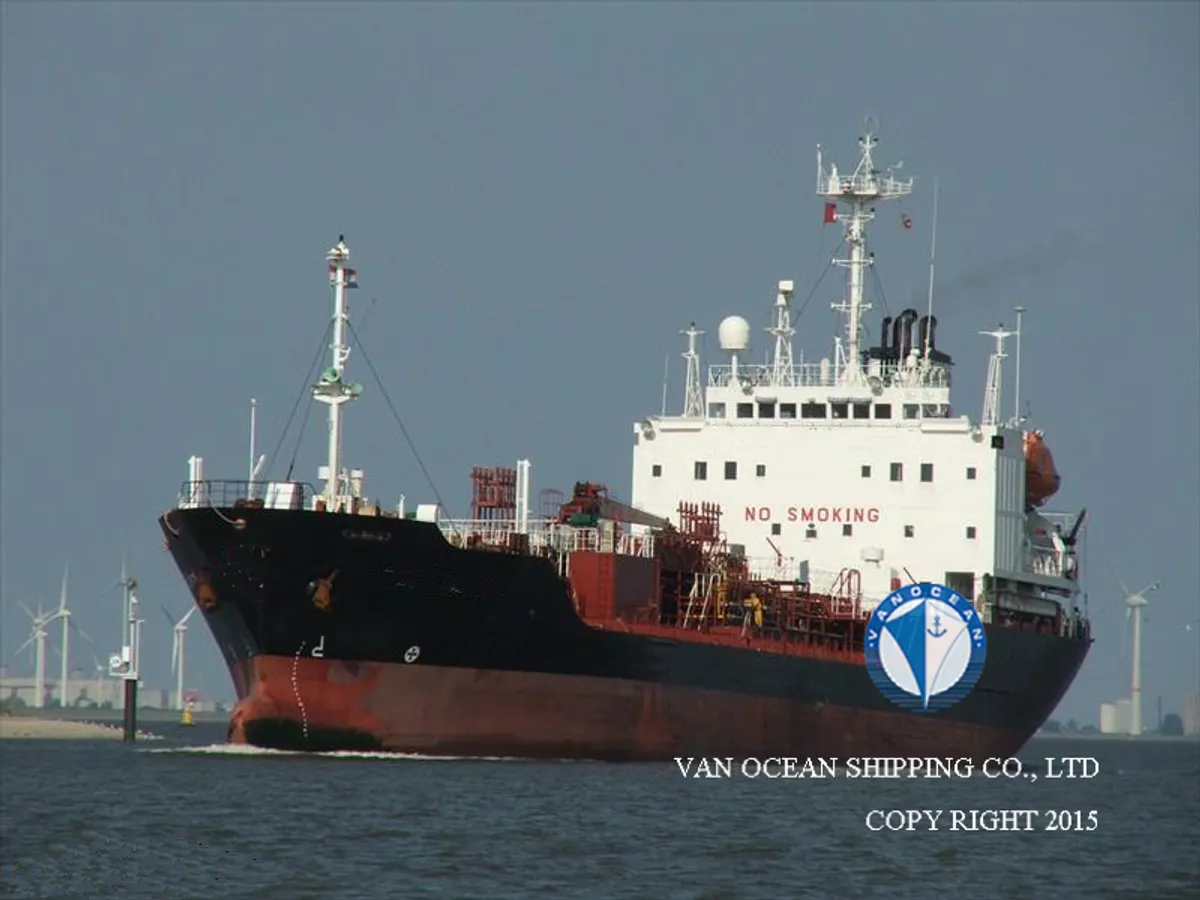 Oil/Chemical tanker for sale