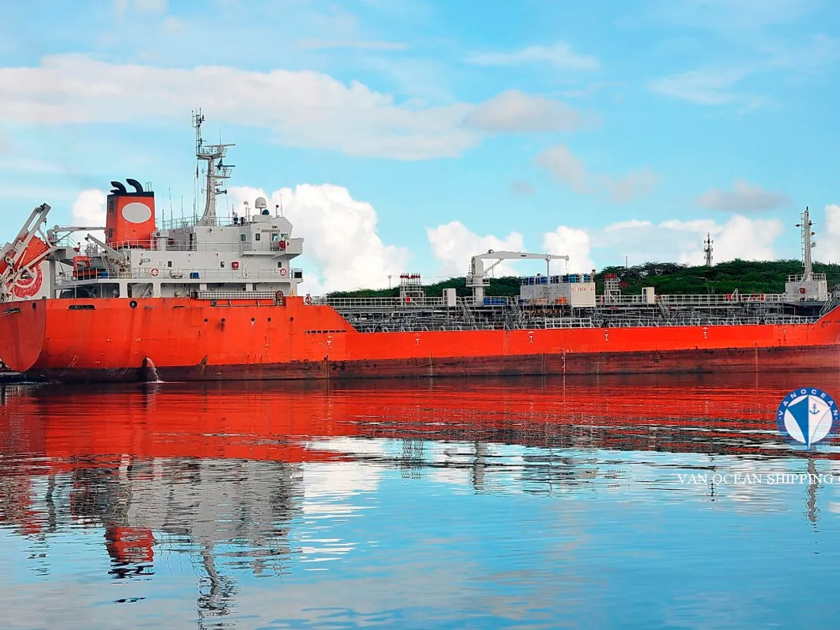 Oil/Chemical tanker for sale