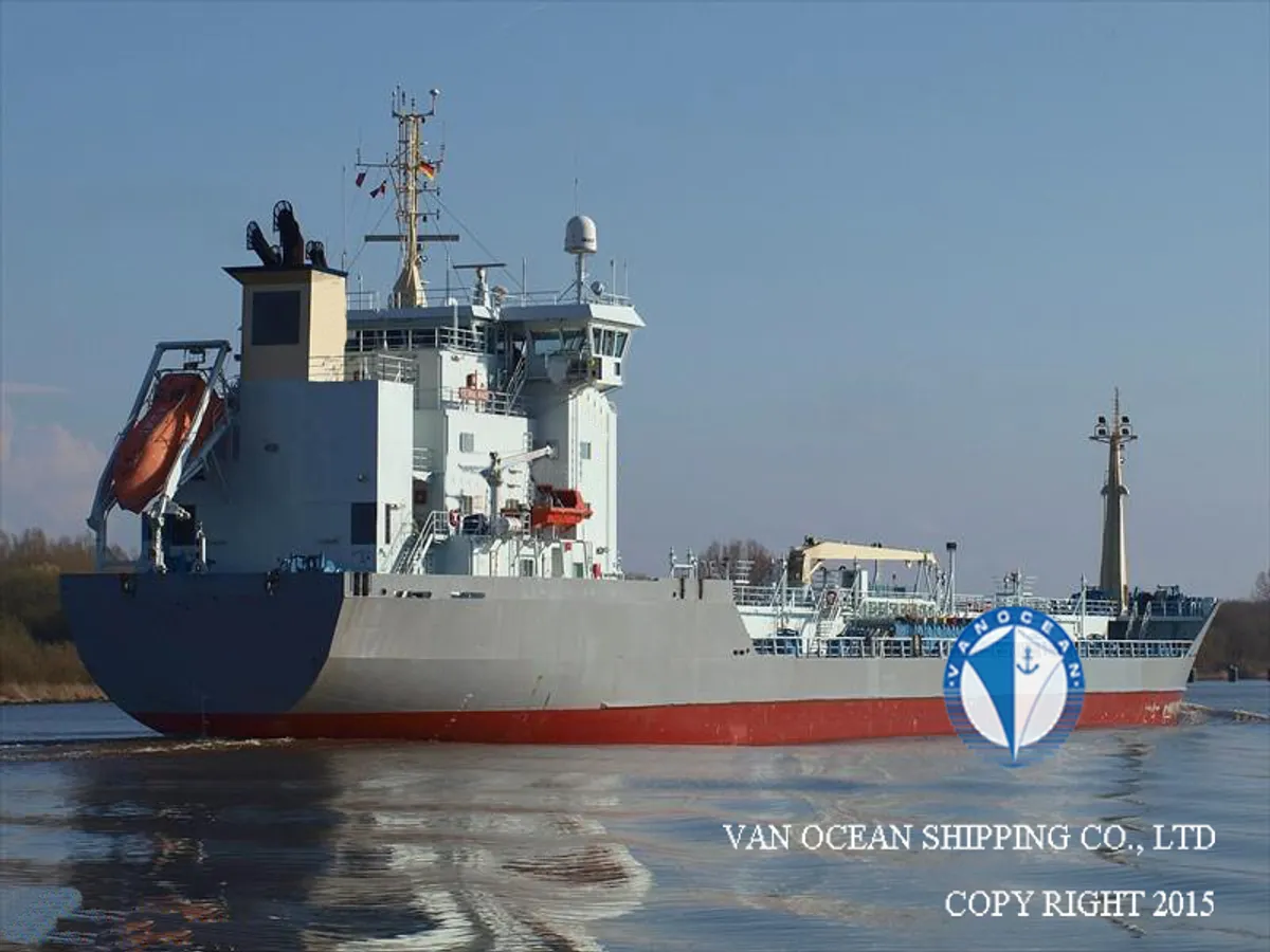 Oil/Chemical tanker for sale