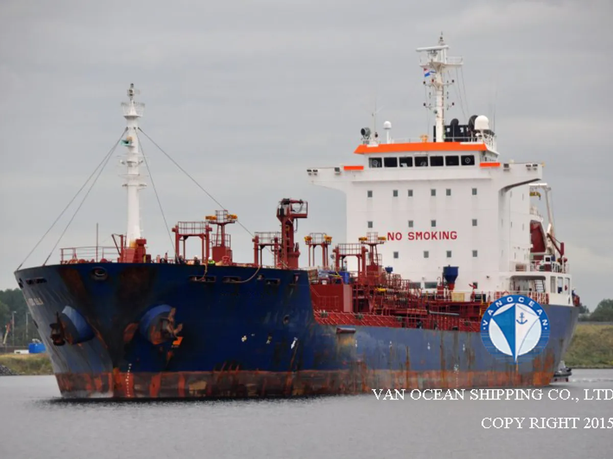 Oil/Chemical tanker for sale