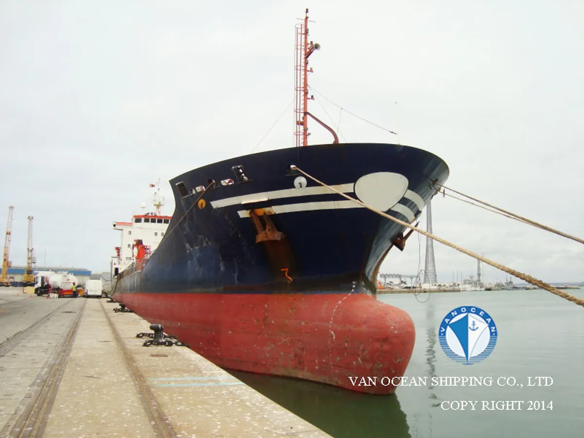 Oil/Chemical tanker for sale