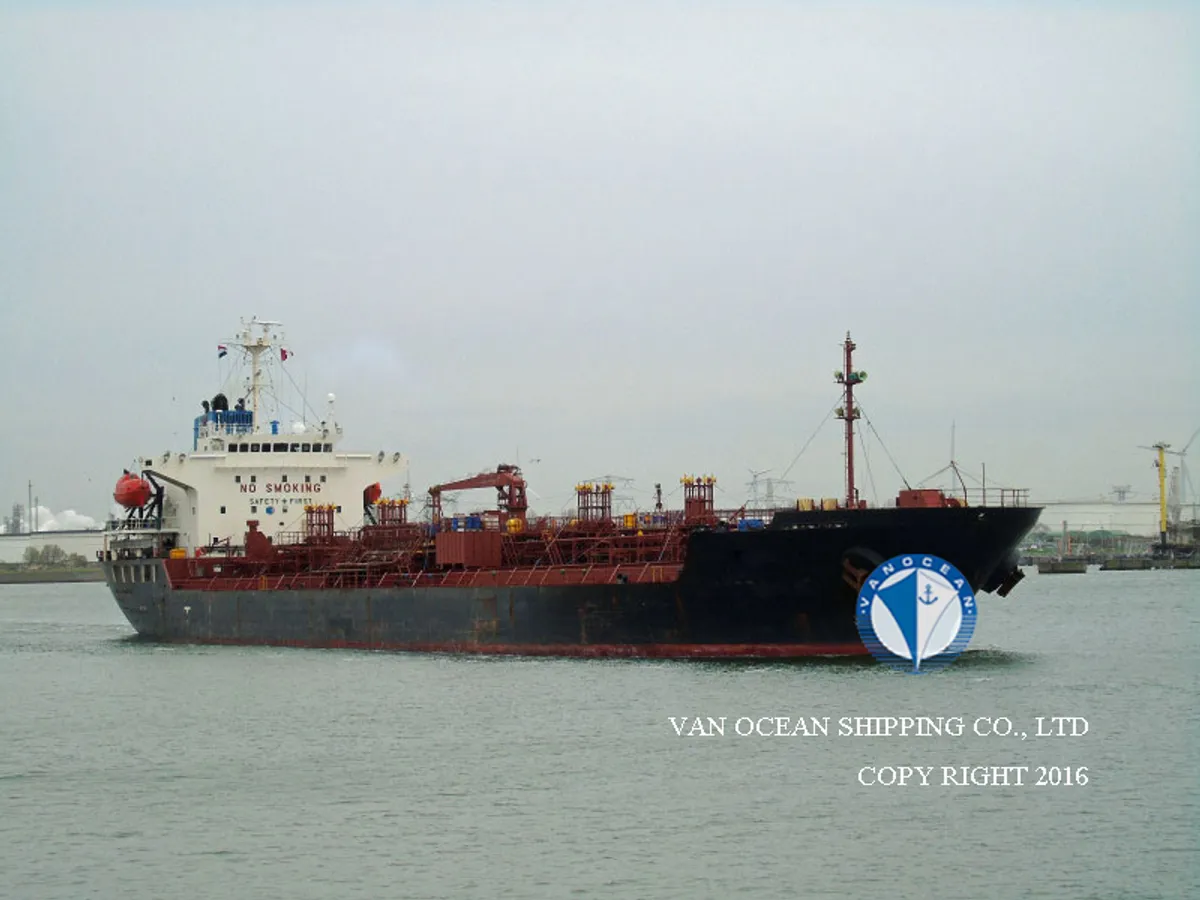 Oil/Chemical tanker for sale