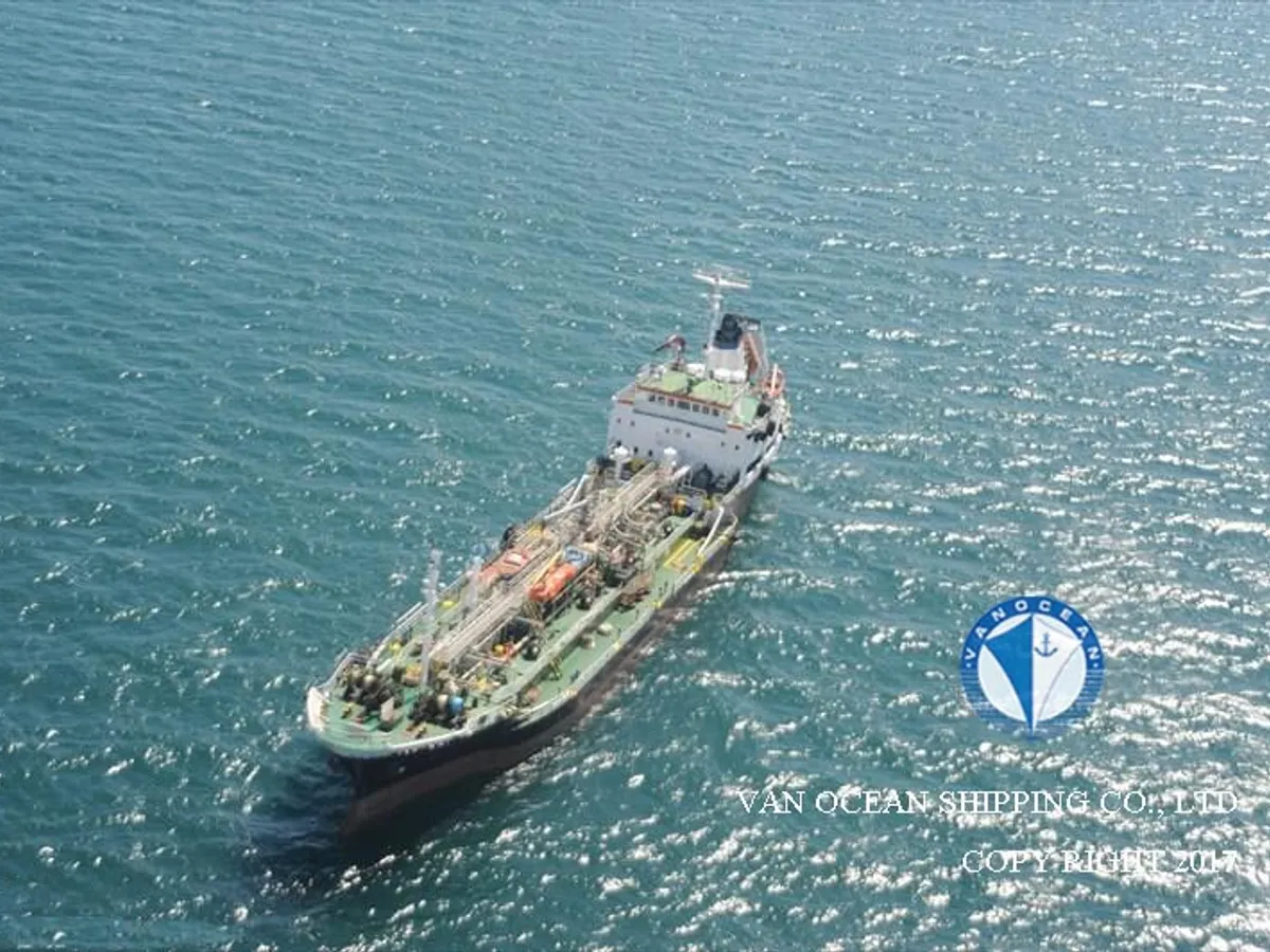 Oil/Chemical tanker for sale