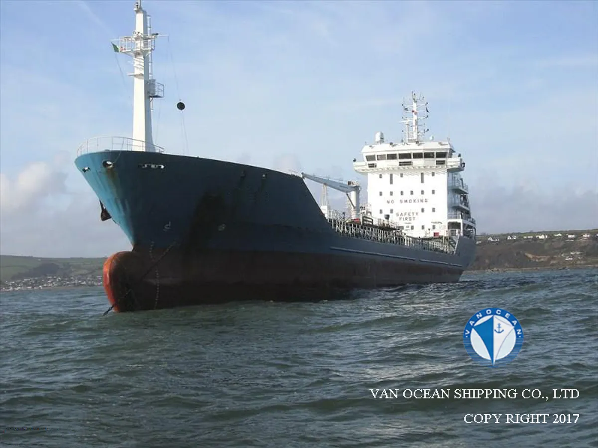 Oil/Chemical tanker for sale