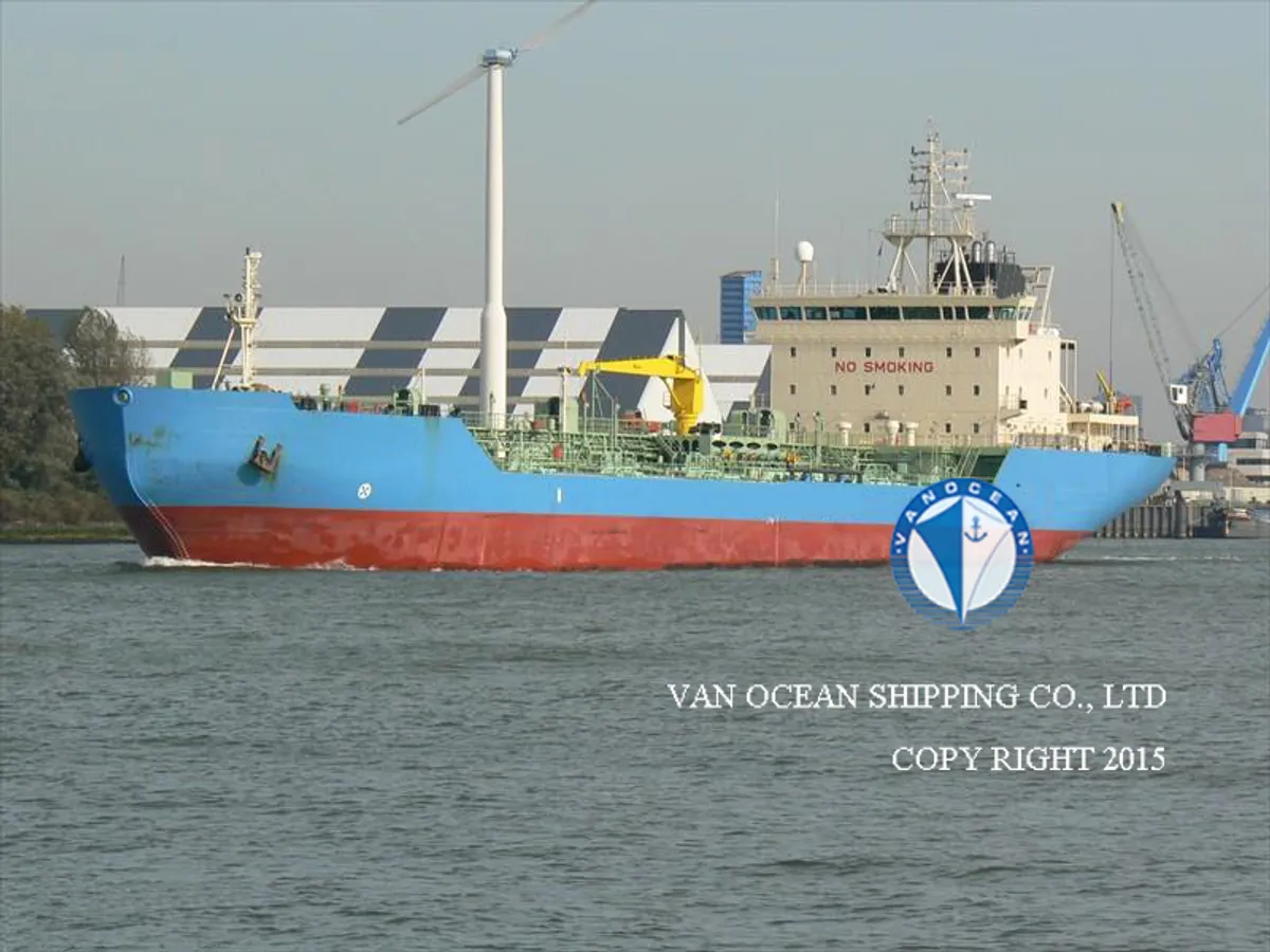 Oil/Chemical tanker for sale