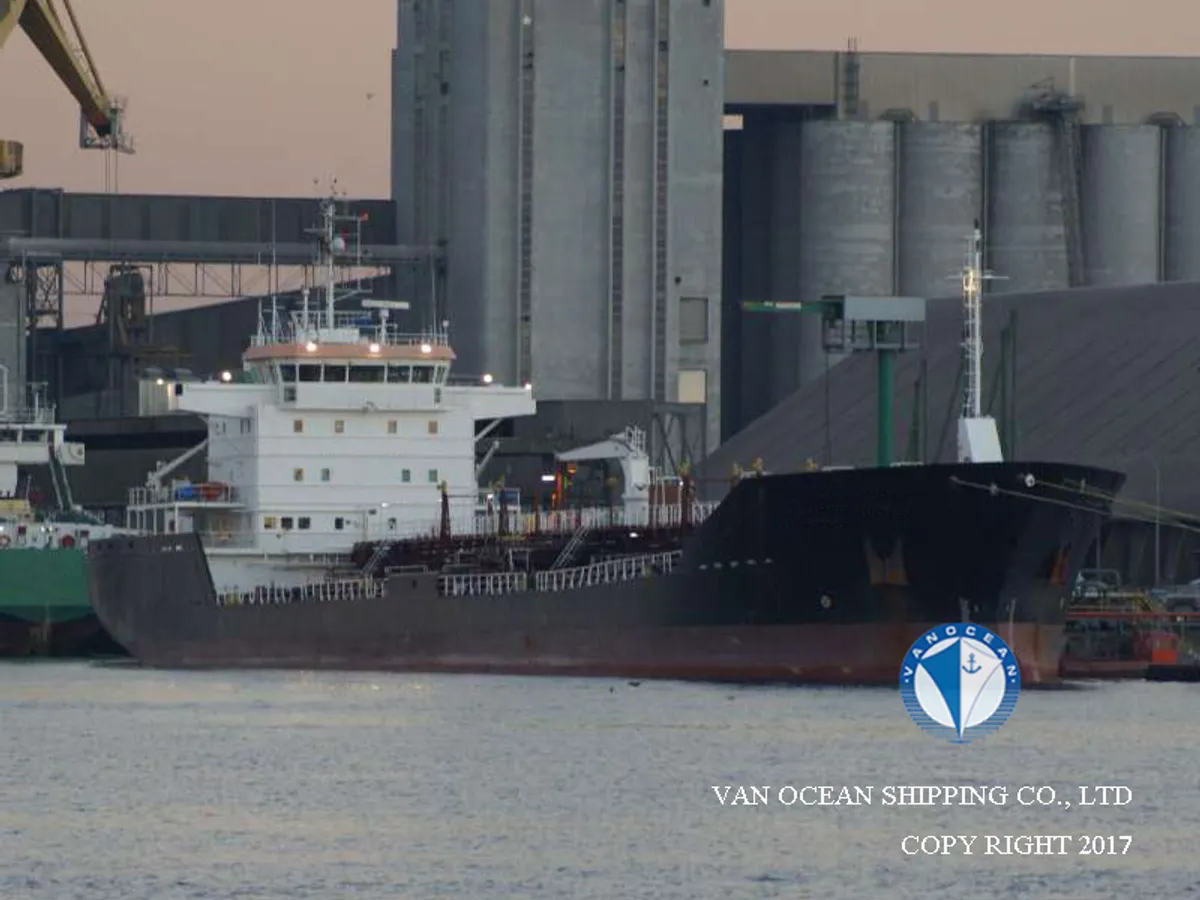 Oil/Chemical tanker for sale