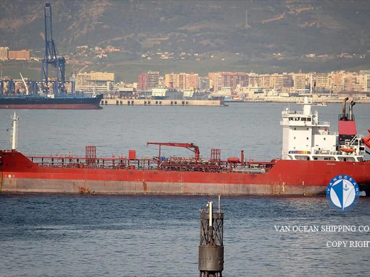 Oil/Chemical tanker for sale
