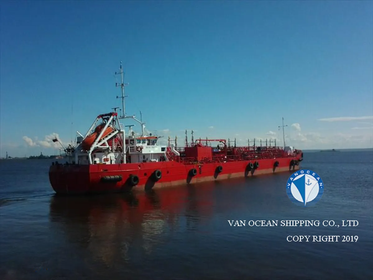 Oil/Chemical tanker for sale