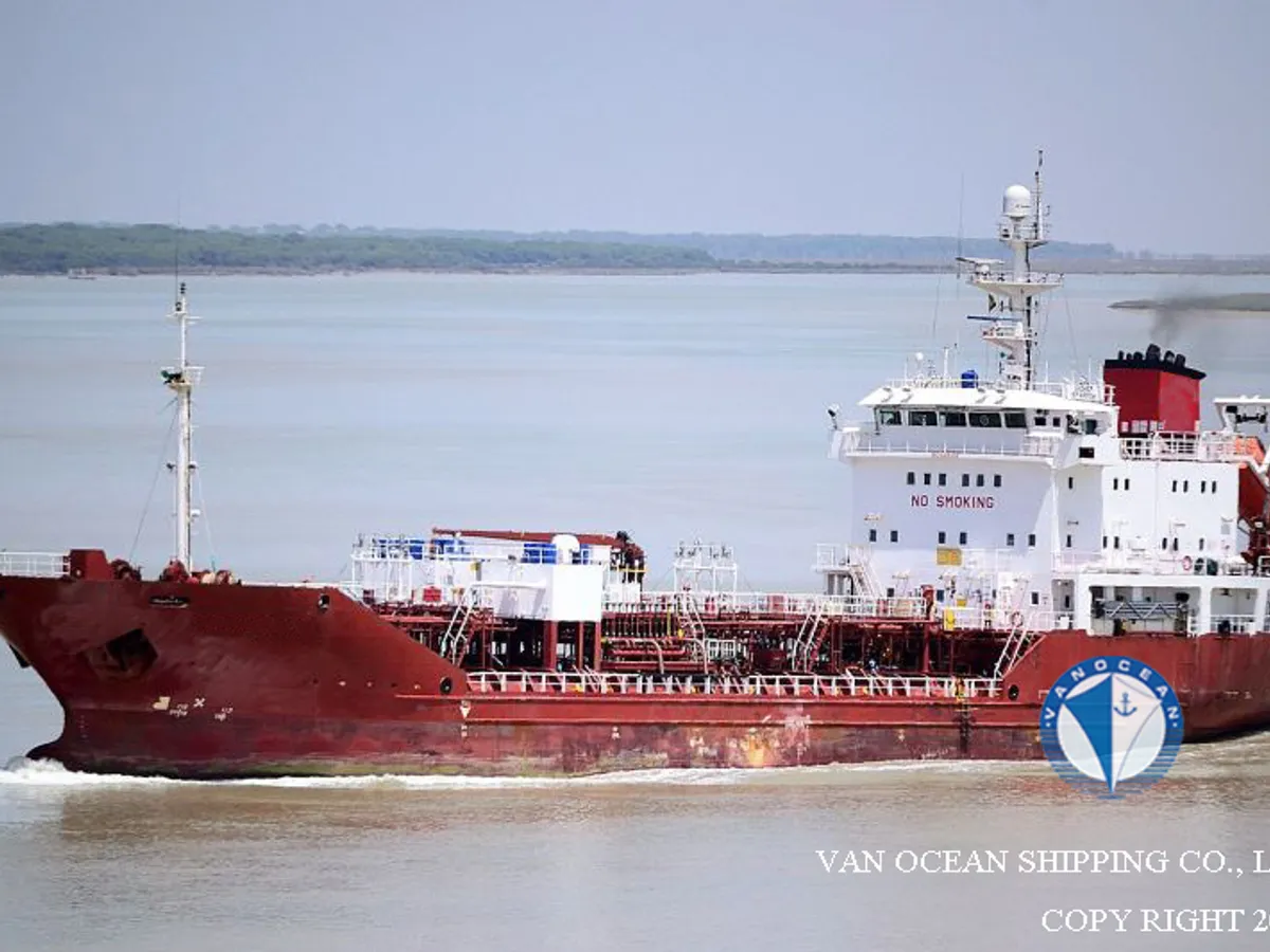 Oil/Chemical tanker for sale
