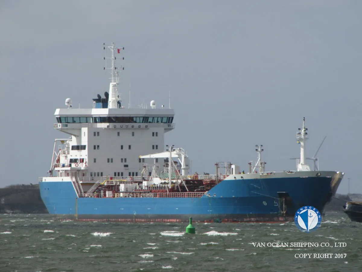 Oil/Chemical tanker for sale