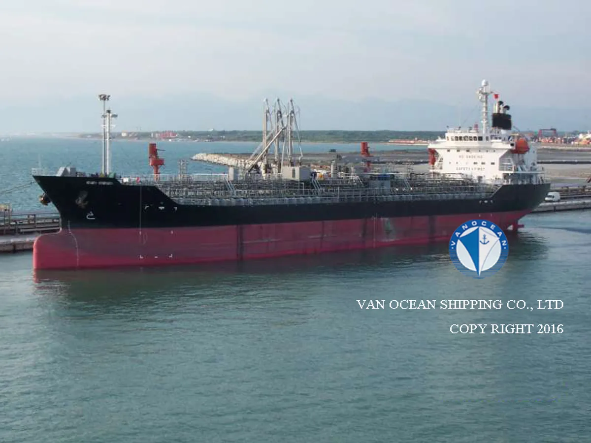 Oil/Chemical tanker for sale