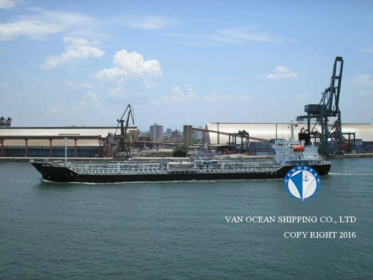 Oil/Chemical tanker for sale
