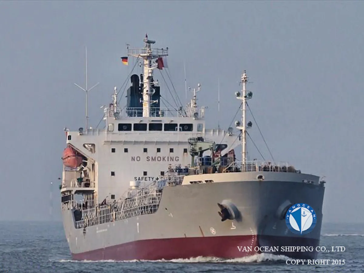 Oil/Chemical tanker for sale